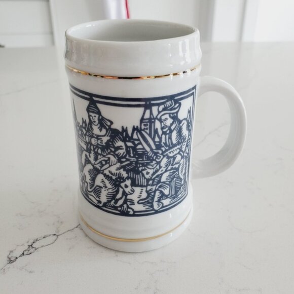 Rare Vintage 1831 HOLLOHAZA HUNGARY PORCELAIN Miniature Beer Mug Gold Trim - Picture 4 of 6